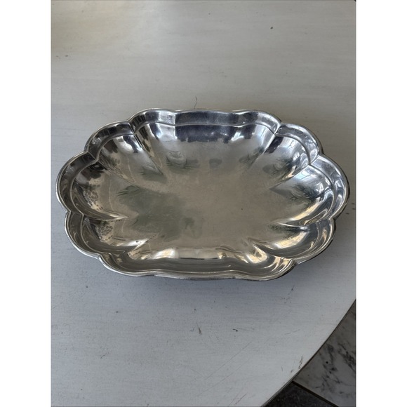 Wilton Armetale Metal USA Dish / Tray/ Plate -Oval Scalloped Edge 13.5